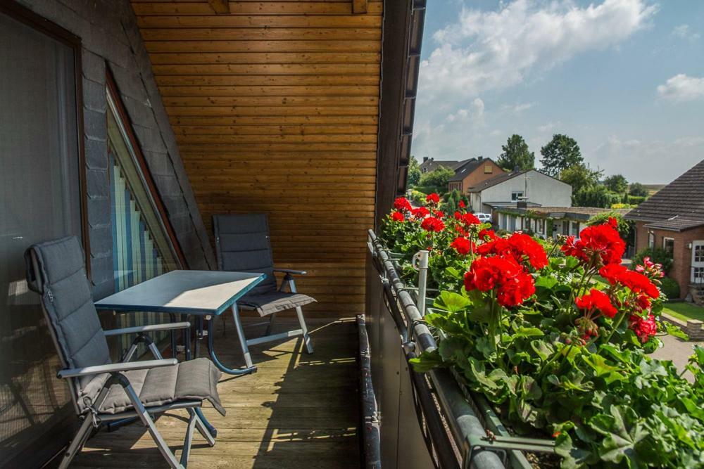 Zwei Ferienwohnungen Ankerpatz 70 Qm Mit Loggia & Puppenstube 50 Qm Mit Gartenterrasse In Hagenburg Naehe Steinhuder Meer Exterior foto